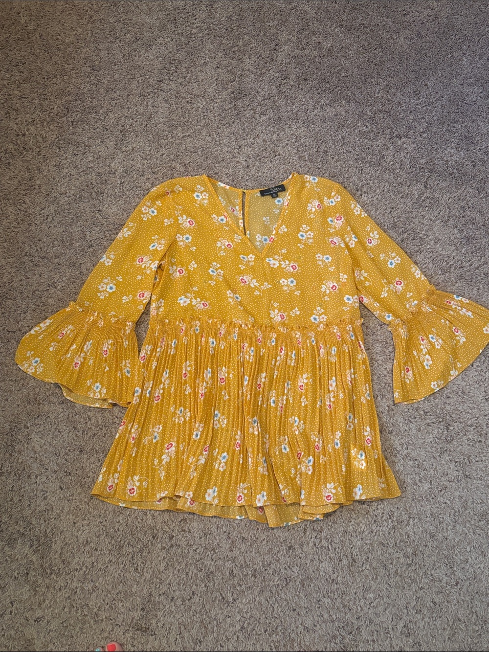 Suzanne Betro Yellow Floral Peplum Top M